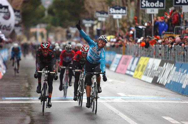 Linus Gerdemann wins stage 1